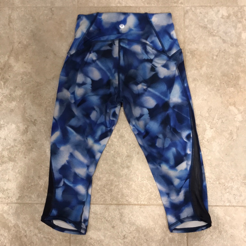 Printed cropped lulu lemon leggings